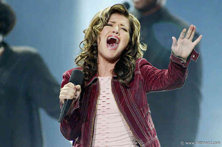 Kelly Clarkson Reflects on ‘American Idol’ First Season Finale Win 18 Years Later: ‘It Changed My Life’