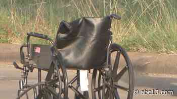 Person in wheelchair killed trying to cross street in Southeast Houston - KTRK-TV