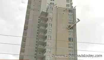 2 Houston workers saved from a high-rise building - Crossroads Today