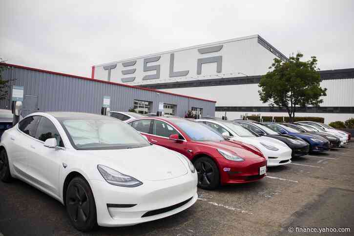 Tesla Falls After Anticipated S&P Inclusion Proves Illusory