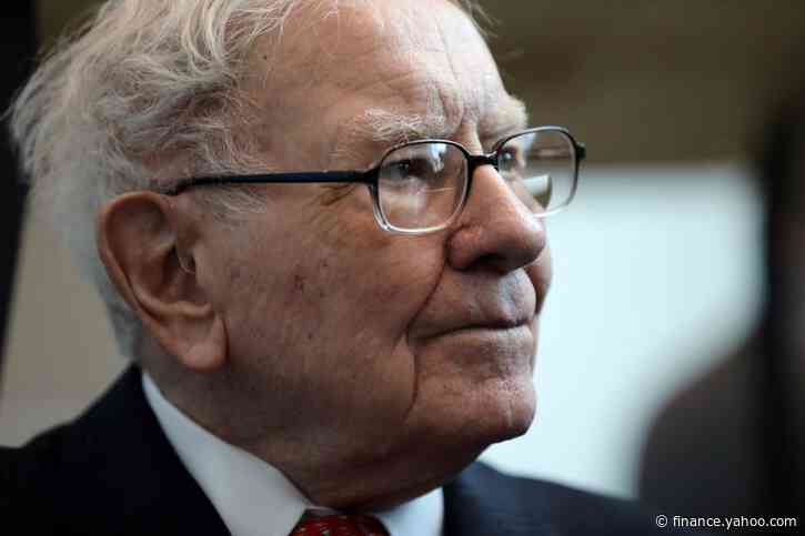 Buffett&#39;s Berkshire slashes Wells Fargo stake