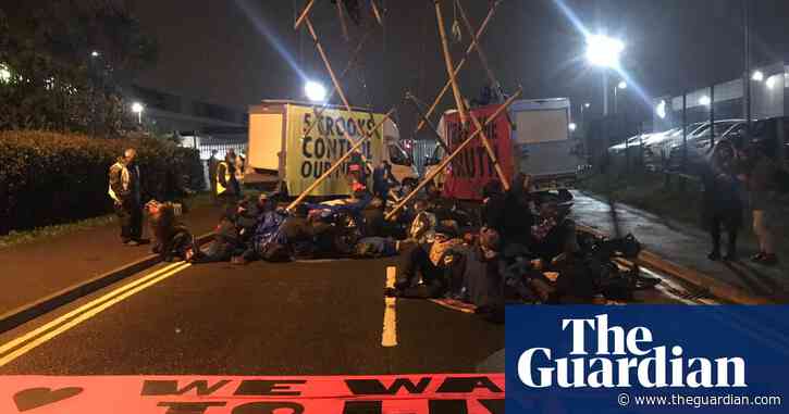 Extinction Rebellion protesters arrested after blockading Murdoch print sites