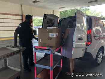 Regions Bank buys lunch for hundreds of workers at DCH Regional Medical Center - WBRC