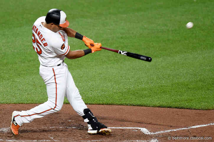 Orioles OF Santander Likely Out For Year With Oblique Strain