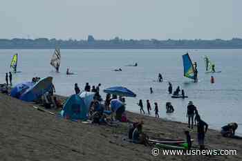 Crowds Pack Beaches as California Bakes in Weekend Heat Wave