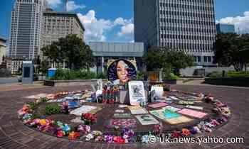 'No justice, no derby': Breonna Taylor demonstrators protest Kentucky race