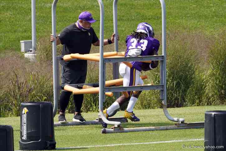 Vikings put LB Gedeon on PUP; 9 draft picks on active roster