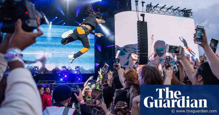 Scammers target UK music festivals forced online by coronavirus
