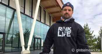 Coronavirus: Edmonton father torn between playing rec hockey or coaching kids due to cohort restrictions - Global News