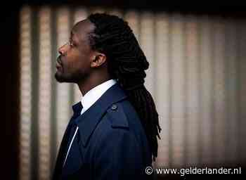 Akwasi wenste jaren terug Zwarte Piet en Sinterklaas dood, is dat strafbaar?