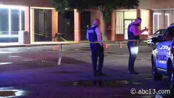 3 people shot in motorcycle gang gunfight outside a southwest Houston bar - KTRK-TV