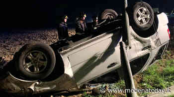 Auto si cappotta in via Emilia tra Modena e Castelfranco, un ferito - ModenaToday