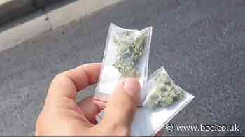 Tel Aviv: Drone filmed dropping suspected cannabis over city