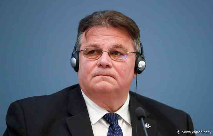 Lithuania fears Lukashenko will sign away Belarus independence to Russia