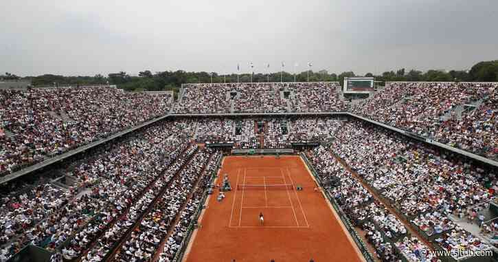 French Open will allow spectators amid virus resurgence