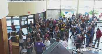 Anti-mask protesters make their voices heard at Lethbridge city hall