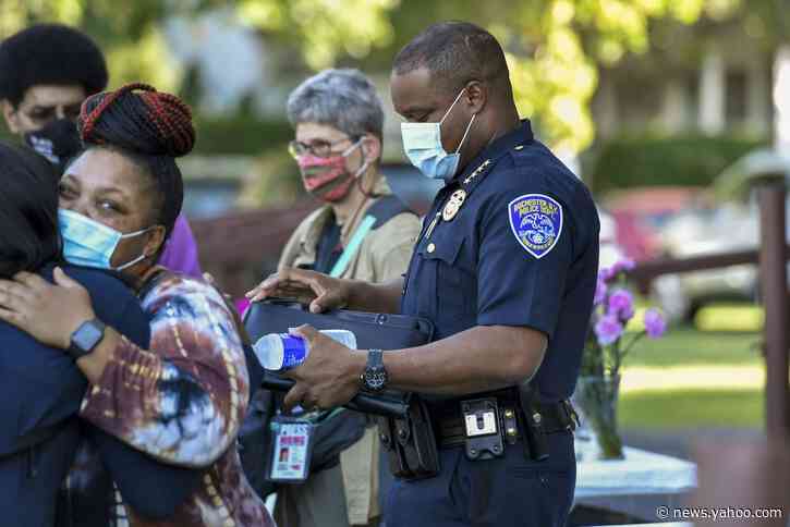 Rochester police leaders retire after suffocation death