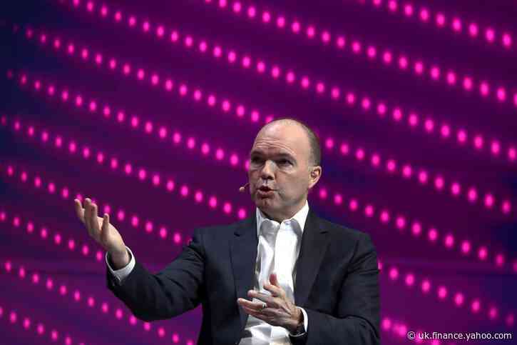Vodafone CEO warns Italy single broadband network could be step back - press