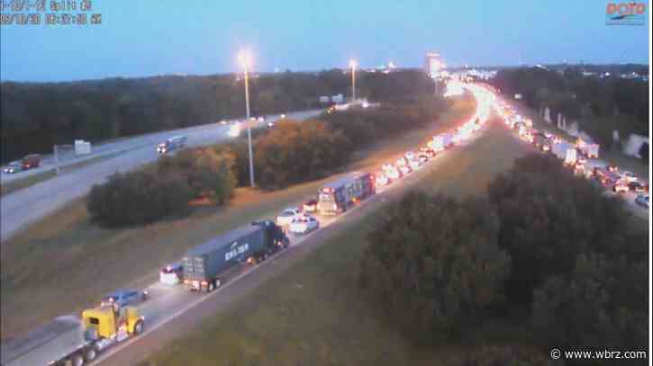 I-10 W Crash Involving 18-wheeler Cleared From MSR Bridge, Traffic ...