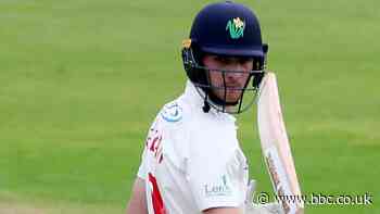 Bob Willis Trophy: Glamorgan hold on to draw against Warwickshire