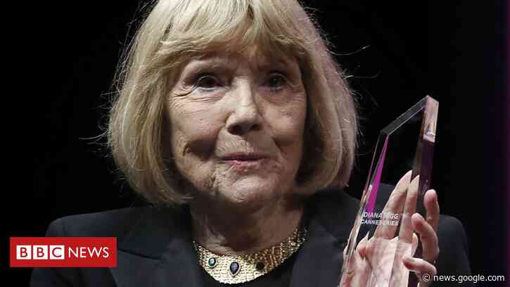 Dame Diana Rigg: Avengers, Bond and Game of Thrones actress dies at 82 - BBC News