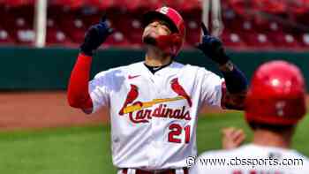 Cardinals' Yadier Molina homers in first at-bat while wearing Roberto Clemente's No. 21