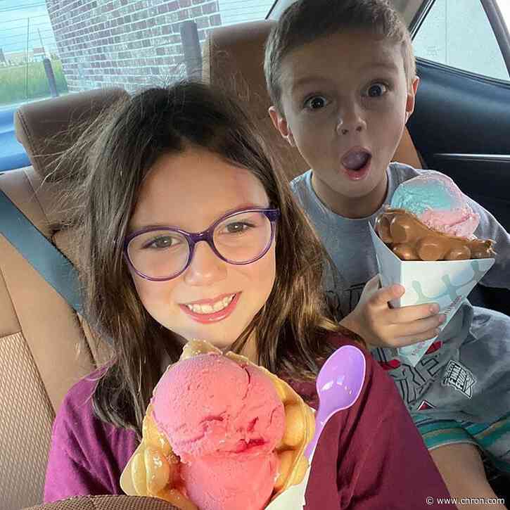 Community gives 'unconditional love' to support Houston-area ice cream shop hard-hit by pandemic