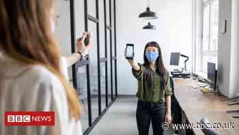 Coronavirus: Hundreds of thousands download Covid-19 tracing app