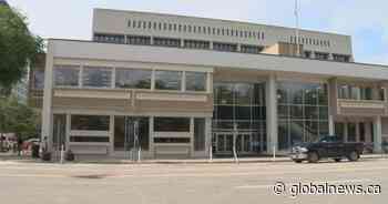 Saskatoon mayoral candidates differ on viability of a new downtown central library - Global News