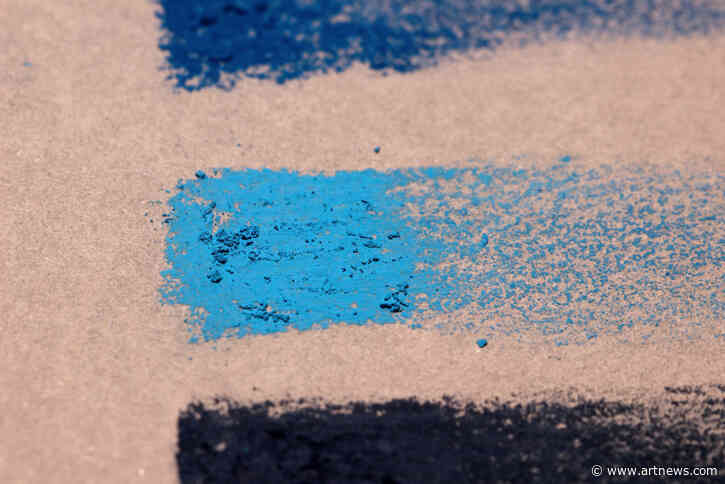 The Best Pastel Paper Sheets for Vivid Pigments