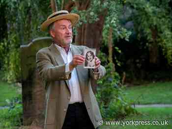 REVIEW: York Shakespeare Project, Holy Trinity churchyard