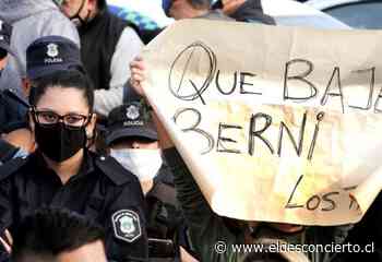En medio de protestas de la policía de Buenos Aires, detienen a un hombre por lanzar explosivo a la residencia presidencial - El Desconcierto