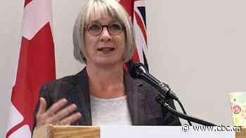 WATCH: Federal health minister, city officials make COVID-19-related announcement in Toronto LIVE