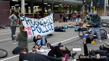 Ex-Cops in George Floyd Case Arrive in Court as Protest Erupts