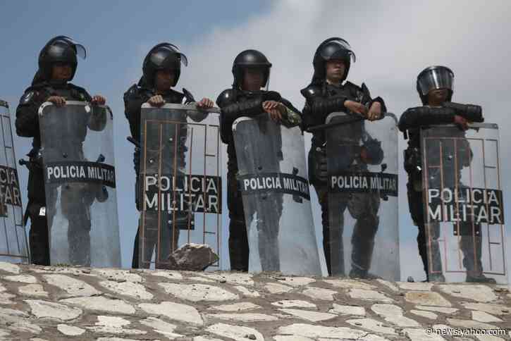 Farmers hold out at Mexican dam as tensions build