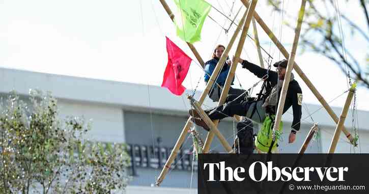 UK move to classify Extinction Rebellion 'organised crime group' comes under fire