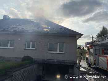 Bewoner naar ziekenhuis na dakbrand in de Geraardsbergen