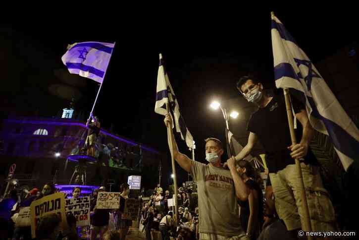 Thousands of Israelis protest outside Netanyahu’s residence