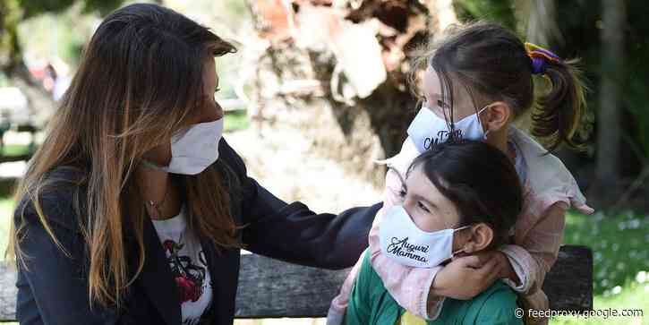 I've been trying to teach my kids about collective responsibility during the pandemic. It's too bad our political leaders are undermining the message.