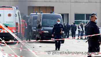 Modena Detenuti morti al Sant’Anna Il mistero delle visite mediche - La Gazzetta di Modena