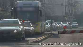 Modena,«Con lo smog il virus viaggia oltre gli otto metri» Mascherine anche all’aperto? - La Gazzetta di Modena