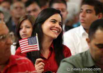 Amid looming fee increases, Miami Citizenship Week strives to boost naturalization