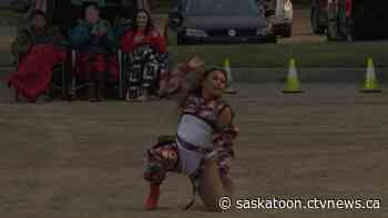 Drag Queens and Kings perform at Saskatoon drive-in show