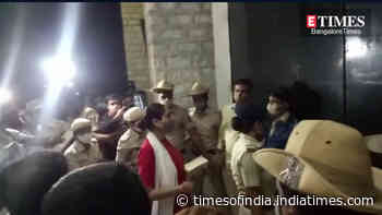 #SandalwoodDrugScandal: Ragini Dwivedi enters Bengaluru Central jail at Parappana Agrahara