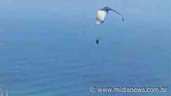 Homem cai de paraquedas logo depois de salto no Rio de Janeiro; veja - Midia News