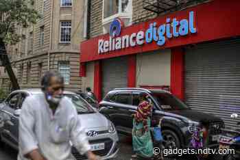 Reliance CEO Mukesh Ambani Said to Put SoftBank on Waiting List for Retail Stakes