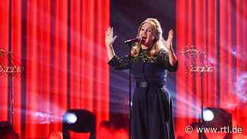 Big Performance: Star hinter Adele-Maske flasht mit Mega-Stimme - RTL Online