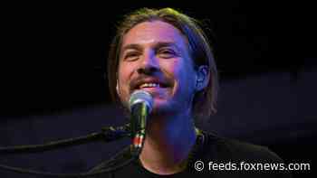 Taylor Hanson announces he's expecting baby No. 7 with wife Natalie