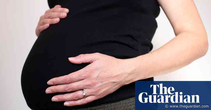 Plans to record pregnant women's alcohol consumption in England criticised