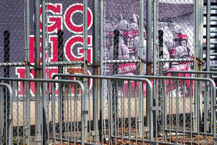 Big Ten changes course, aims for October football start